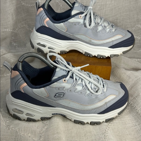 Sketchers Air Cooled memory foam almost NEW sneakers - Picture 2 of 14